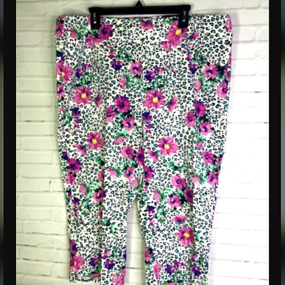 Avenue Floral Animal Print Super Stretch Pull On Capri Pants Size 20
